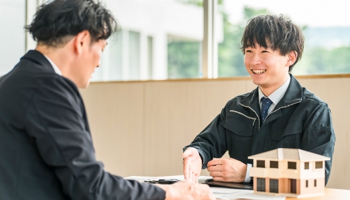 お客様とスタッフ イメージ写真