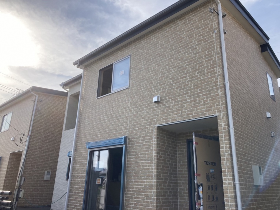 埼玉県三郷市A様邸戸建て賃貸住宅は足場が外れて外観がわかるようになりました。