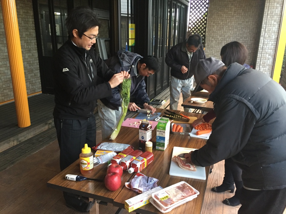 恒例の食事会を行いました。松井産業