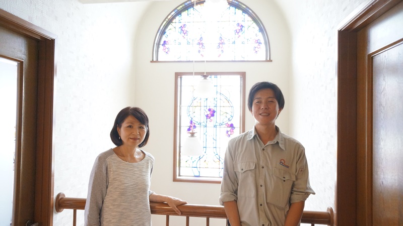 【埼玉県三郷市】K様邸内外装リフォーム工事は完了しアンケートと記念撮影です。松井産業リフォーム館