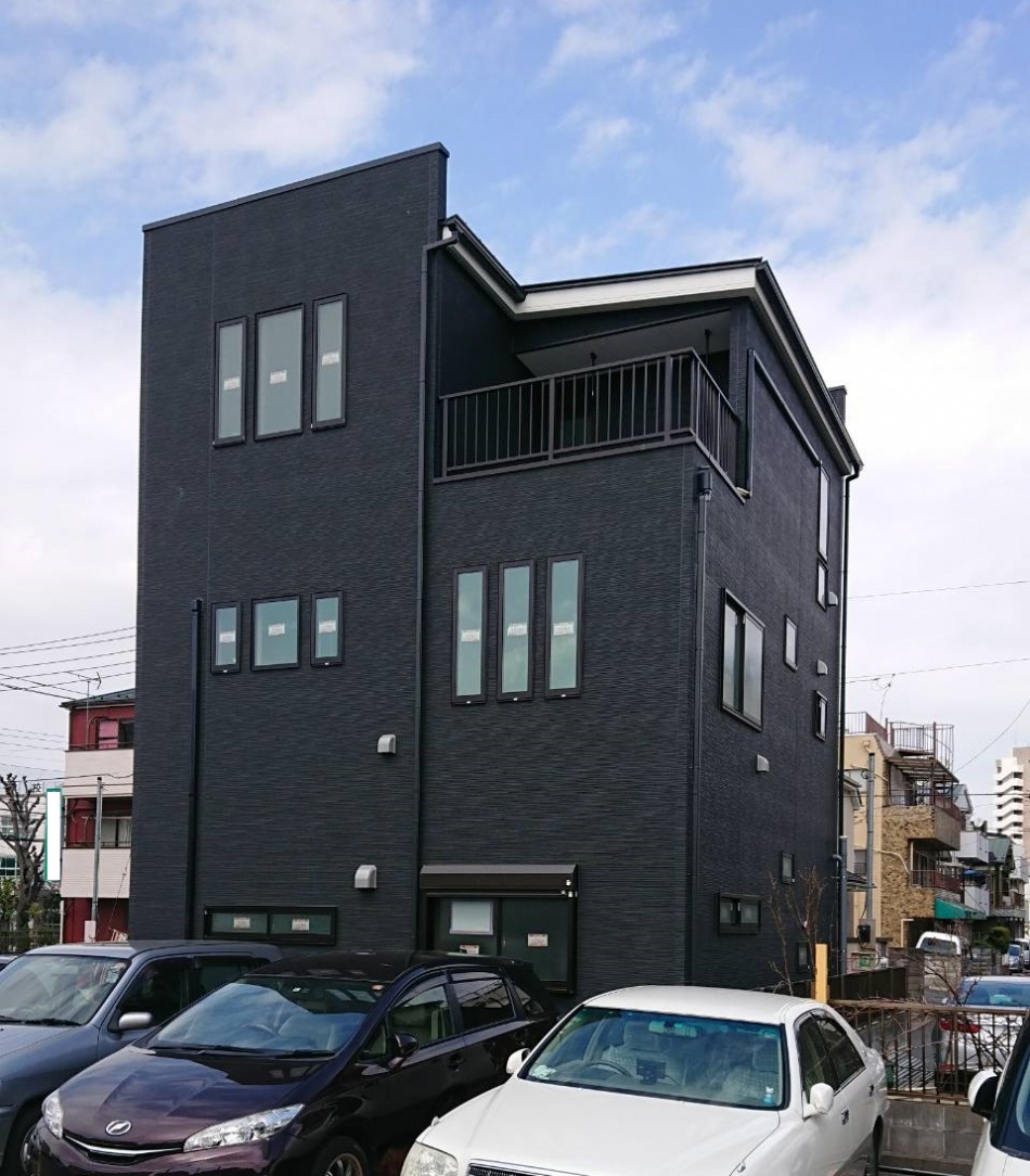 足立区A様邸は足場が外れて外観がわかるようになりました。