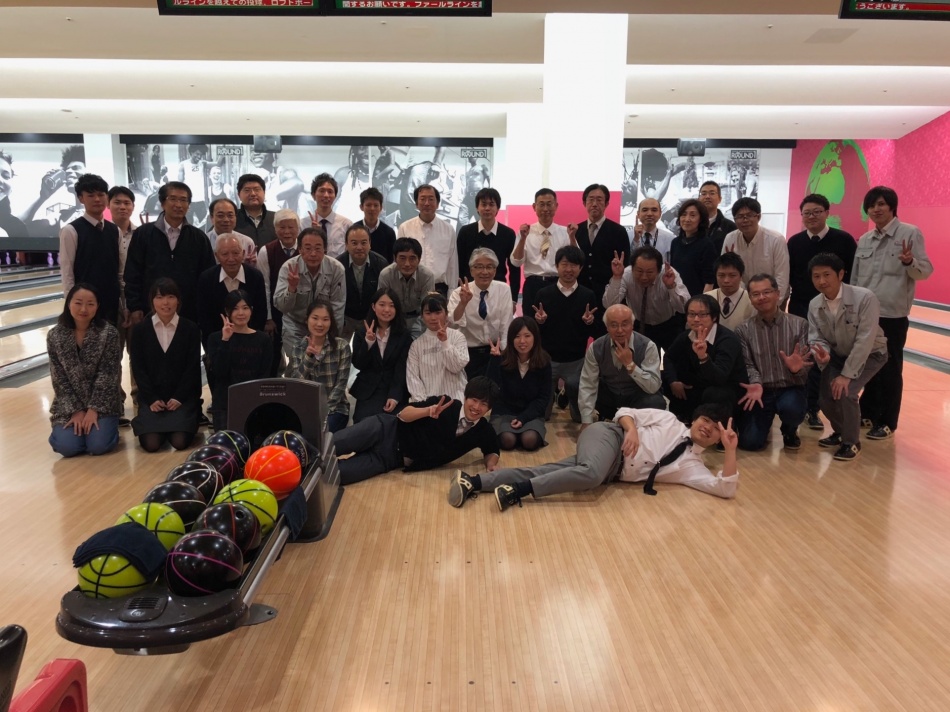 三郷市のラウンドワンにて松井産業ボウリング大会を行いました。