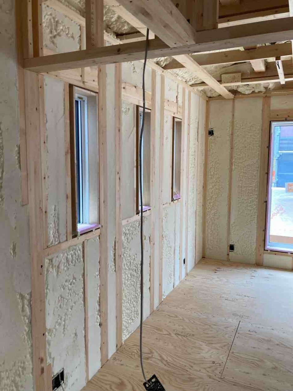 【埼玉県三郷市】K様邸注文住宅新築工事は吹付け断熱工事を行いました。