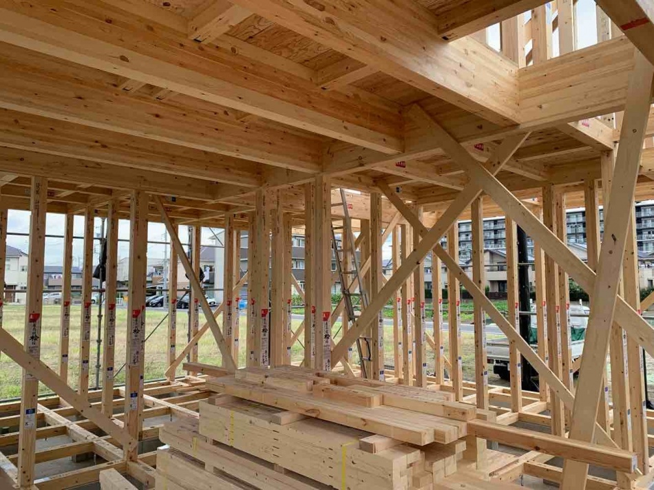 埼玉県吉川市T様邸注文住宅新築工事は上棟お清めを行いました。