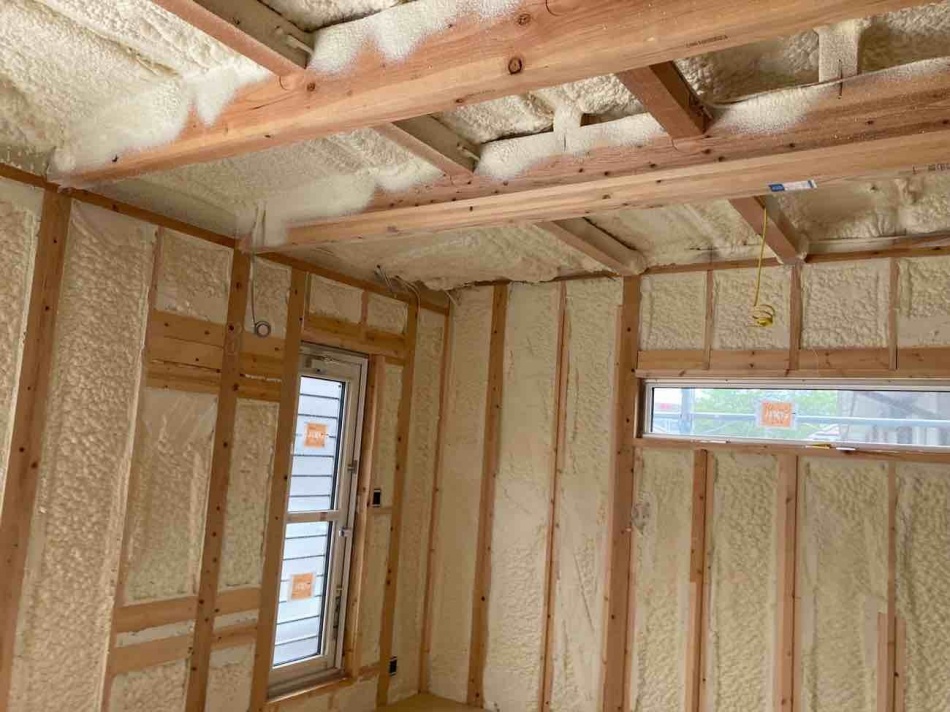 埼玉県吉川市N様邸ウレタン吹付け断熱工事が完了しました。