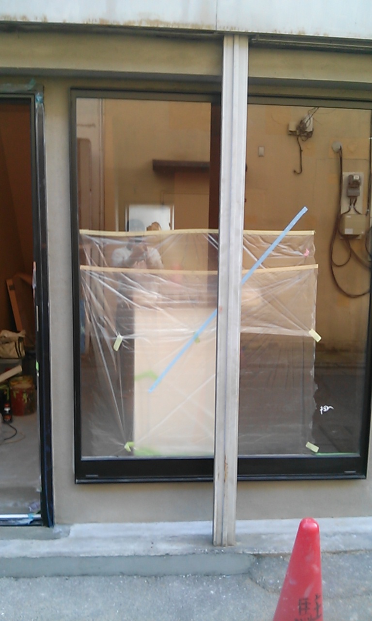 【東京都足立区】I様店舗造作工事,内部塗装工事です。いよいよ店舗らしくなってきました。松井産業株式会社リフォーム館