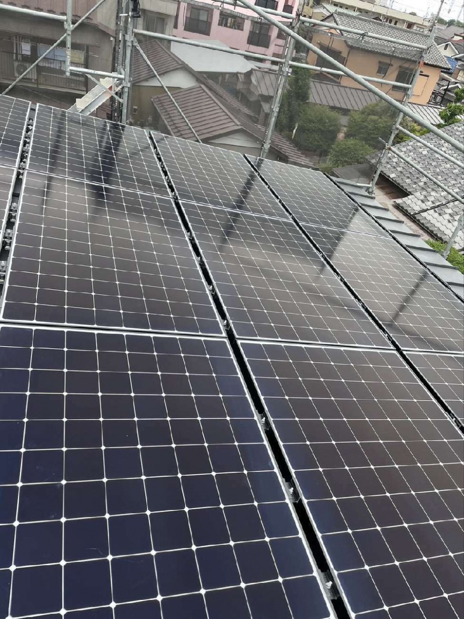 埼玉県越谷市K様邸新築工事は太陽光パネルが取り付きました。