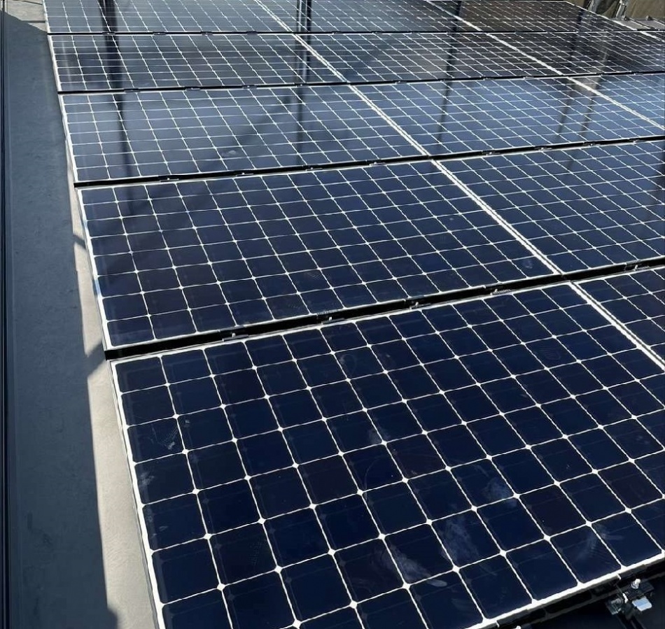 埼玉県三郷市M様邸注文住宅新築工事は太陽光パネルが取り付きました。