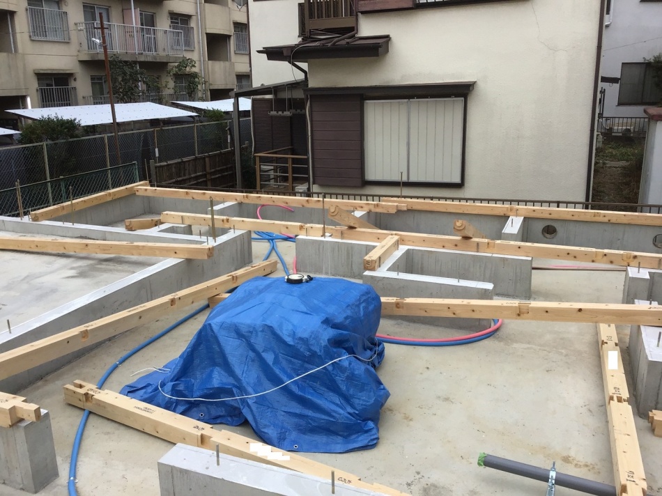 【千葉県市川市】A様邸注文住宅新築工事は土台敷き工事を行っています。