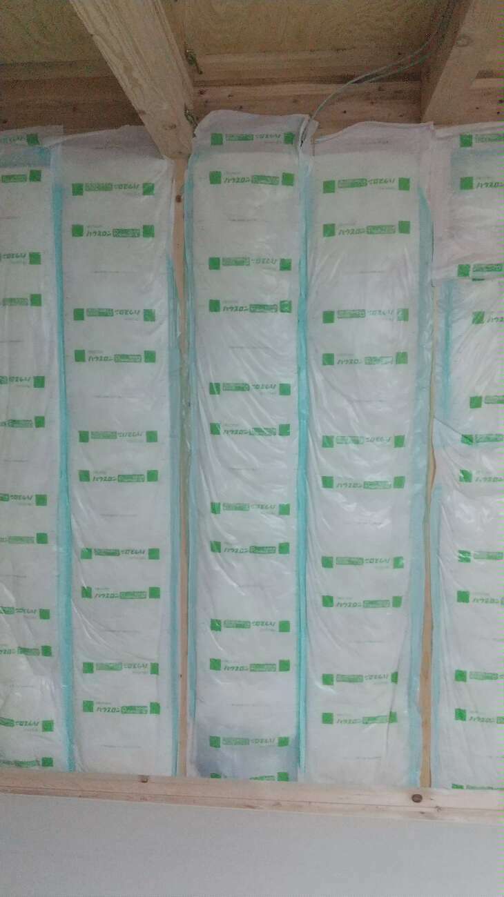 東京都足立区M様邸ガレージハウス新築工事は断熱材を施工しました。