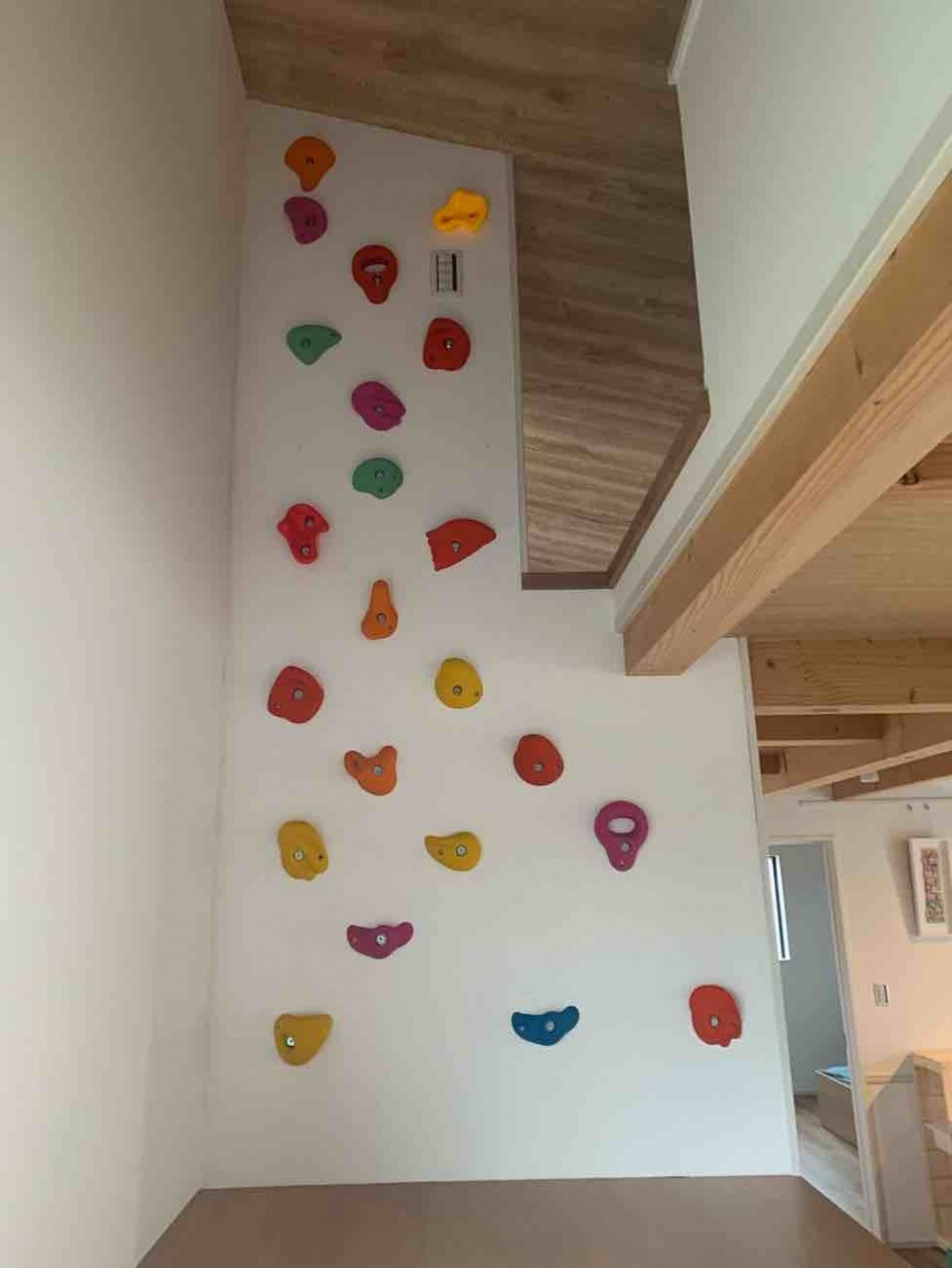 【埼玉県三郷市】M様邸注文住宅新築工事はボルダリング設置を行いました。