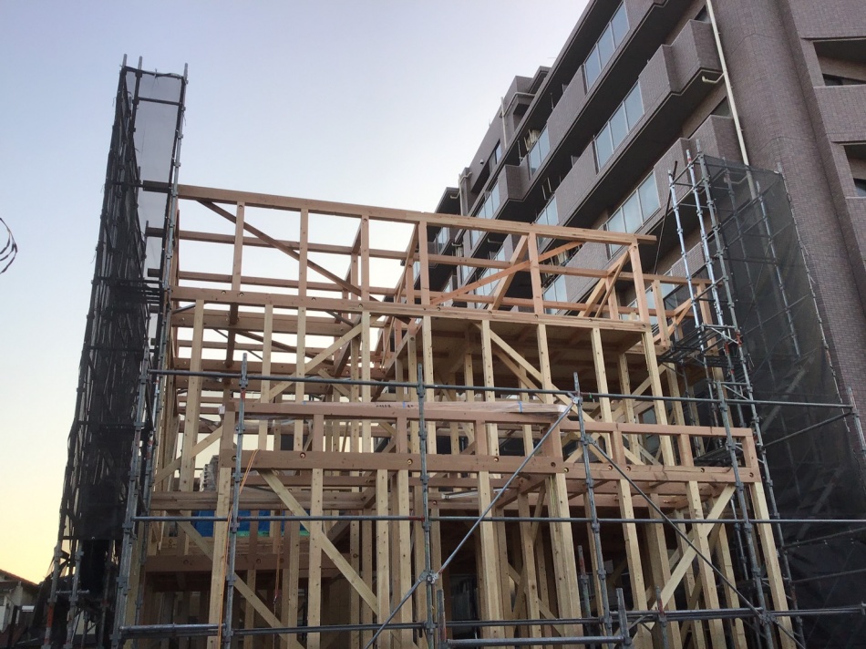 埼玉県三郷市S様邸注文住宅新築工事は上棟しました。