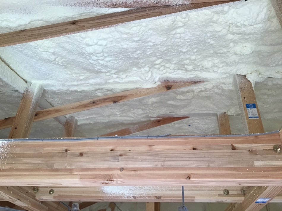 埼玉県三郷市Y様邸注文住宅新築工事はウレタン吹付け断熱工事です。
