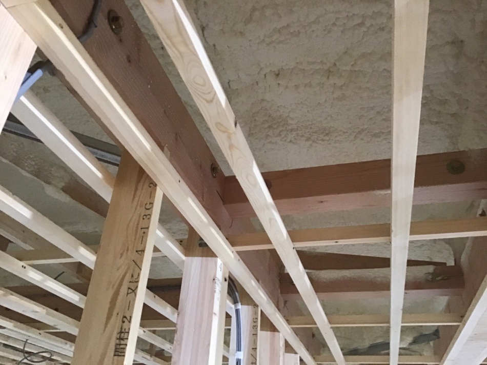 【埼玉県三郷市】Y様邸注文住宅新築工事はウレタン吹き付け断熱工事を行っています。