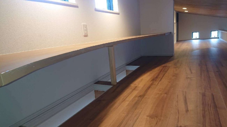 埼玉県三郷市M様邸新築工事は造り付けの家具を設置しました。