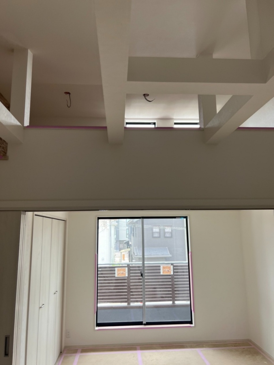 埼玉県三郷市M様賃貸ガレージハウスは内装工事を行っています。