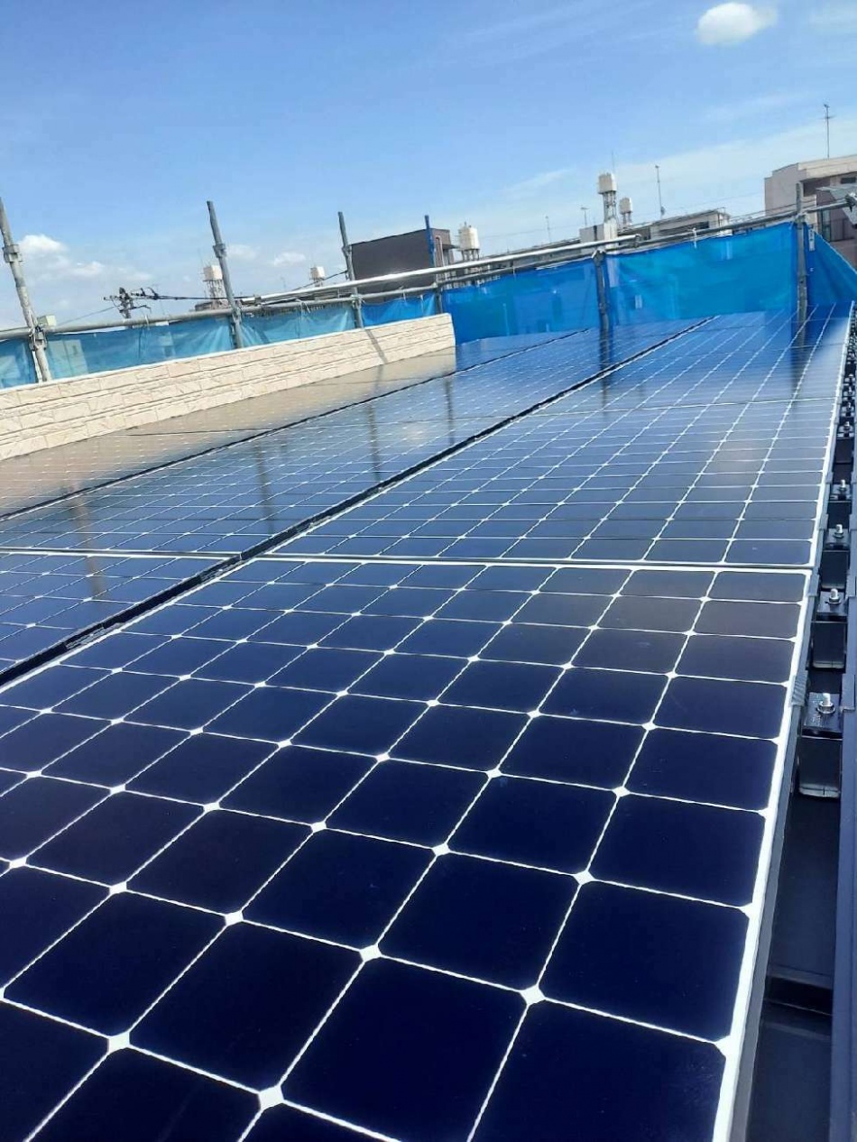 東京都足立区T様邸太陽光パネル設置工事が完了しました。マキシオン6.0kW