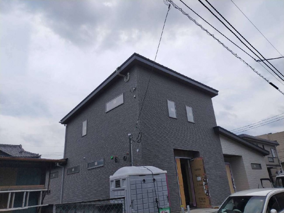 埼玉県越谷市K様邸注文住宅新築工事は足場が外れて外観がわかるようになりました。