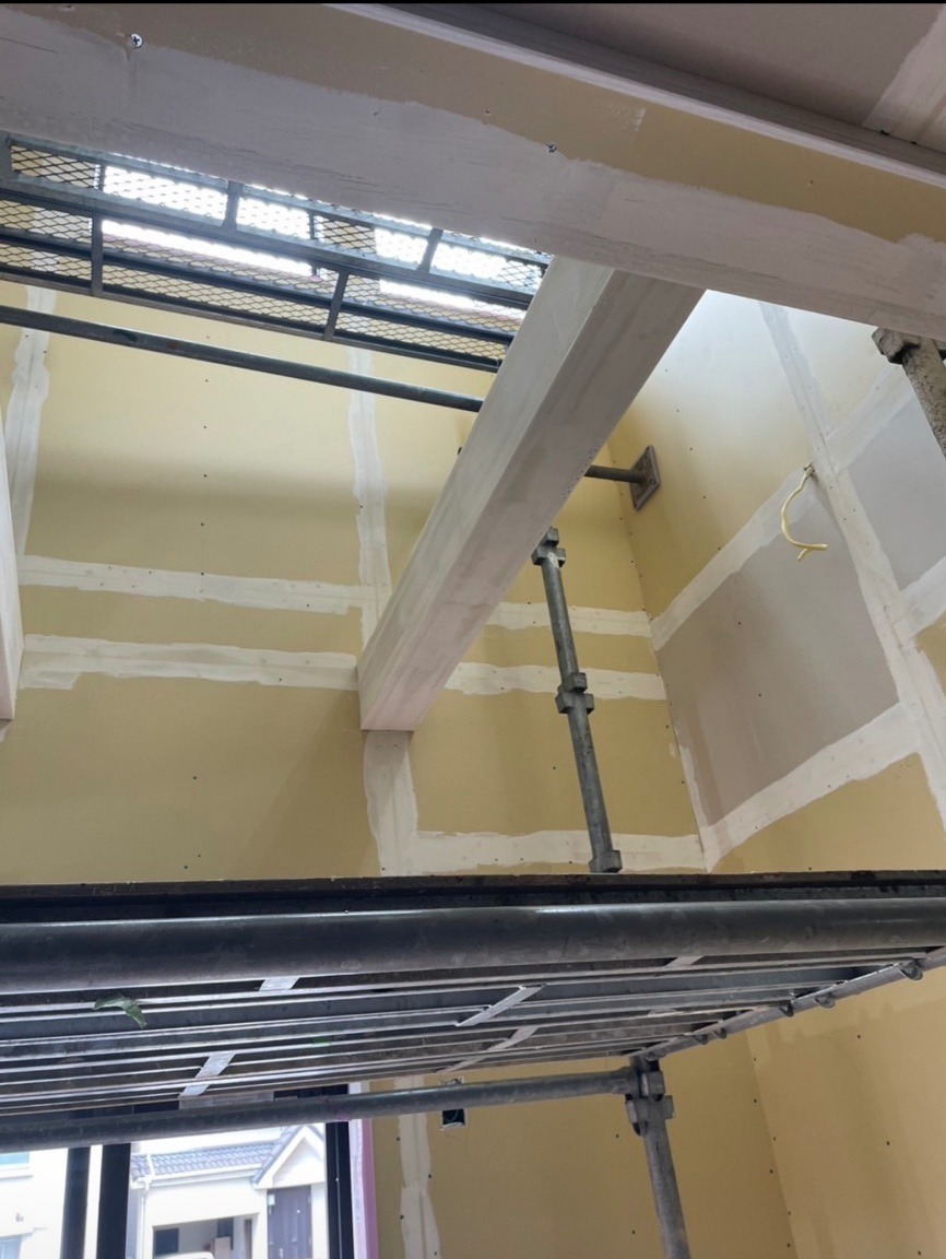 東京都足立区T様邸注文住宅新築工事は内装工事を行いました。