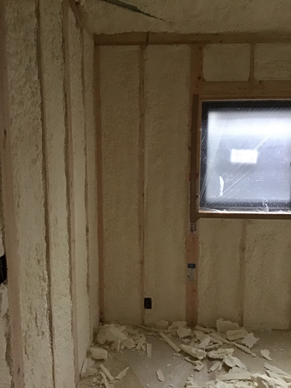 三郷市K様邸は吹付け断熱工事を行いました。