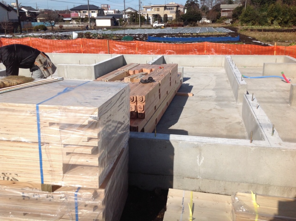 【千葉県野田市】N様邸土台敷き工事を行っています。イシンホーム三郷店 松井産業