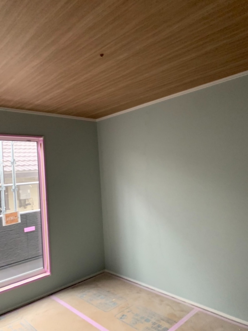 埼玉県吉川市M様邸注文住宅新築工事は内装工事を行っています。