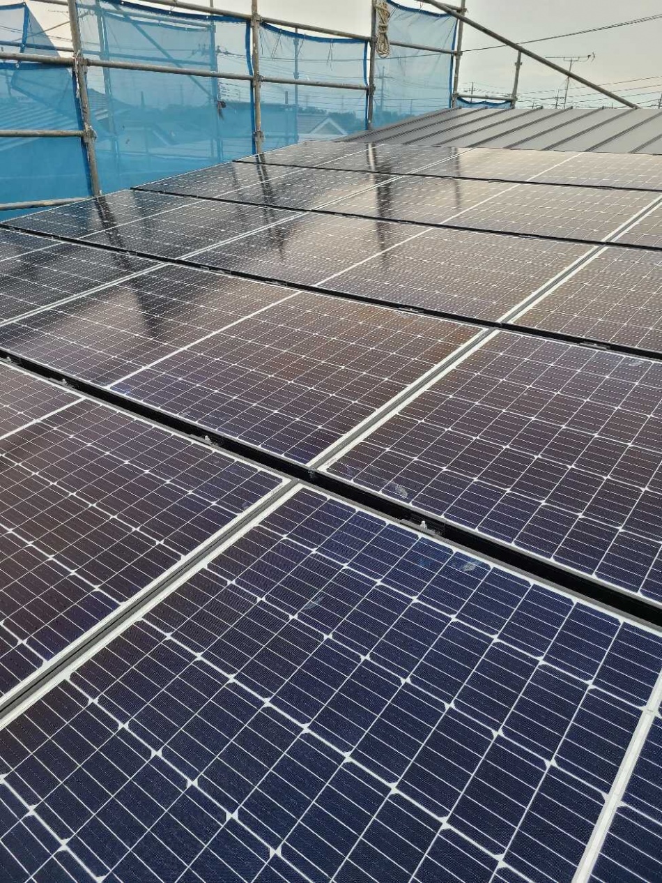 埼玉県三郷市Y様邸新築工事は太陽光パネルを取り付けです。