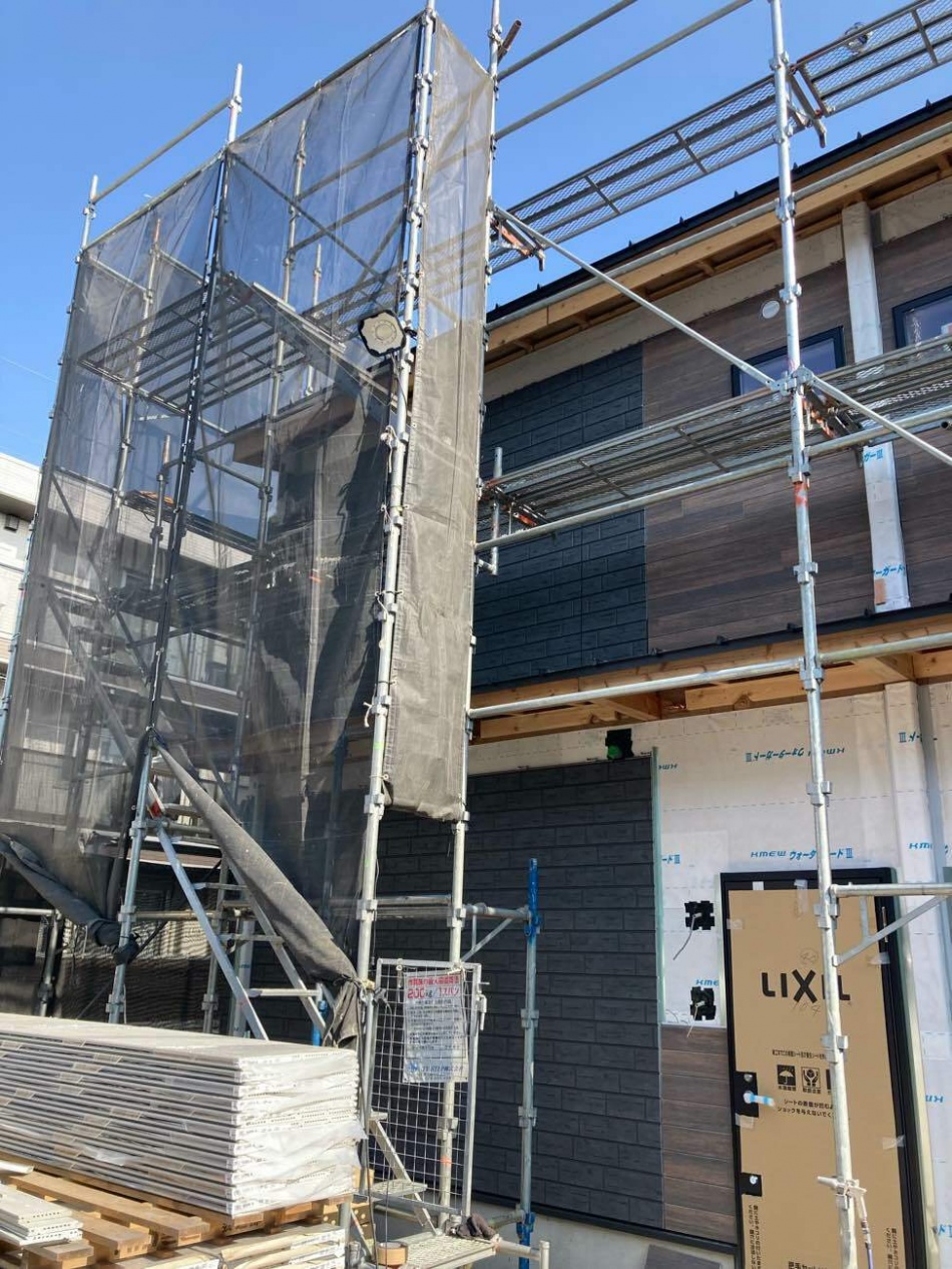 埼玉県吉川市M様賃貸ガレージ新築工事は外壁工事を行いました。