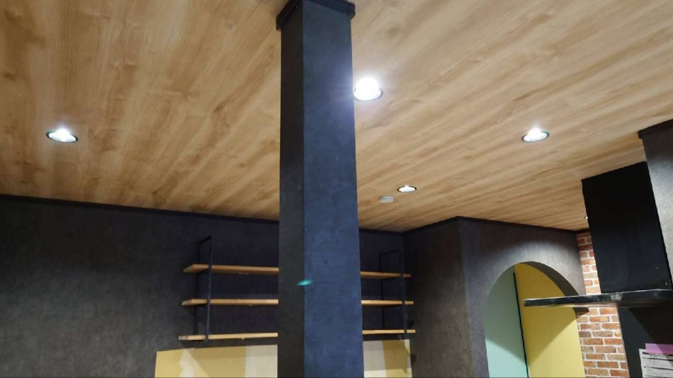 埼玉県久喜市T様邸注文住宅新築工事はクロス張り工事を行いました。