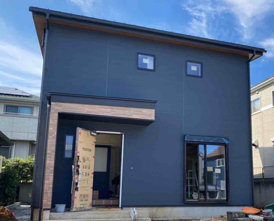 千葉県柏市O様邸注文住宅新築工事は足場が外れて外観がわかるようになりました。