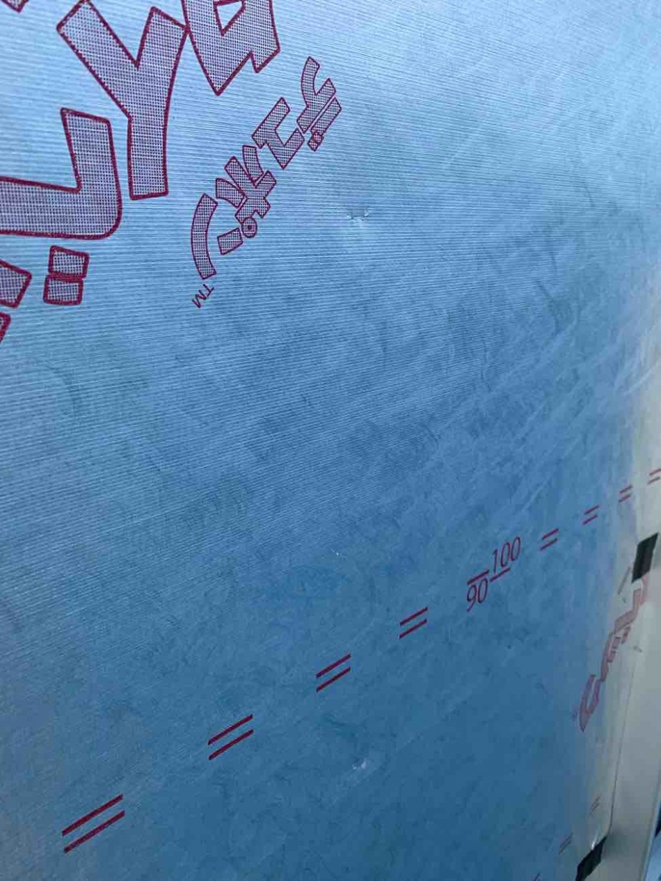 埼玉県三郷市E様邸注文住宅新築工事はタイベックシルバーを施工しました。