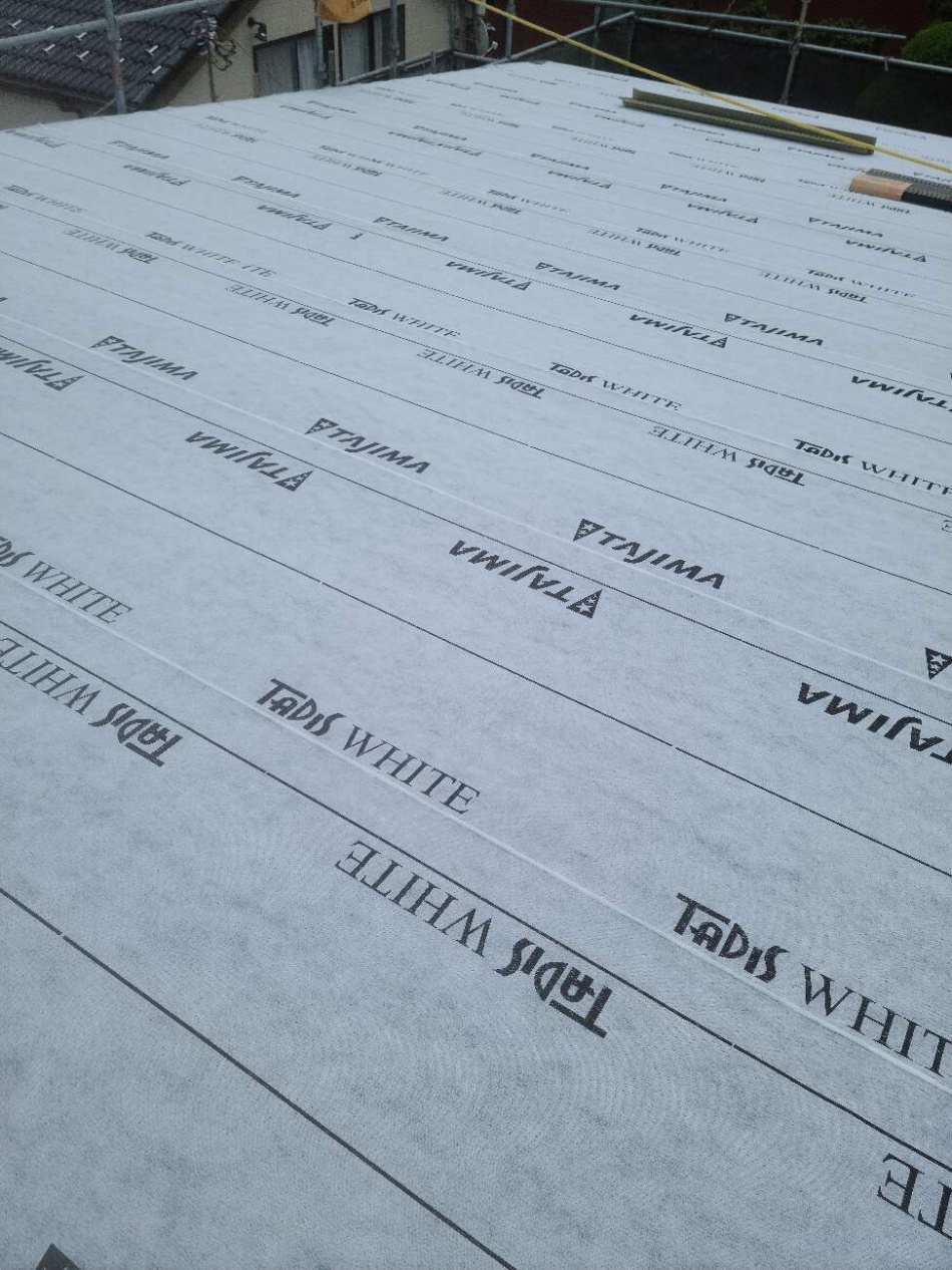 埼玉県吉川市N様邸注文住宅新築工事はルーフィング工事を行いました。