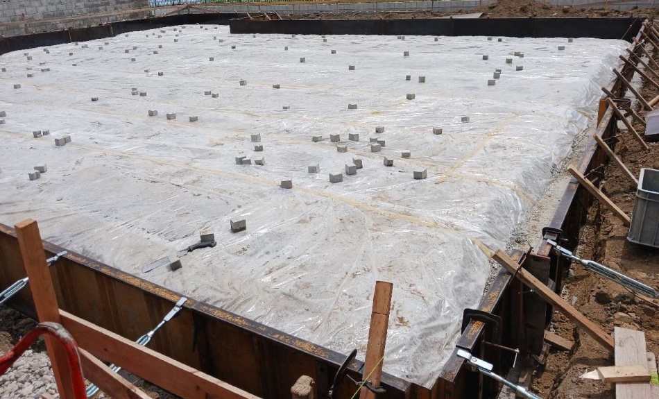 埼玉県三郷市T様邸注文住宅新築工事は基礎工事を行っています。