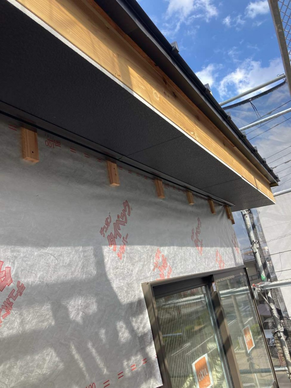 東京都足立区S様邸注文住宅新築工事はタイベックシルバーを施工しています。