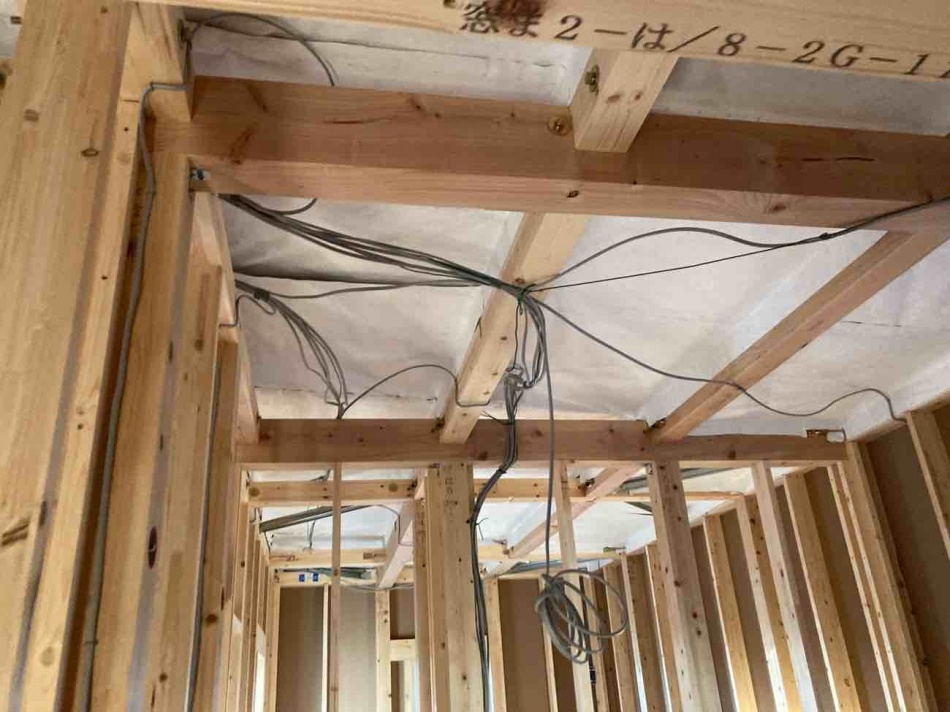 千葉県柏市M様邸小屋裏タイベックシルバーを施工しました。