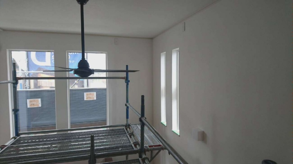 千葉県流山市U様邸注文住宅新築工事はシーリングファンが取り付きました。