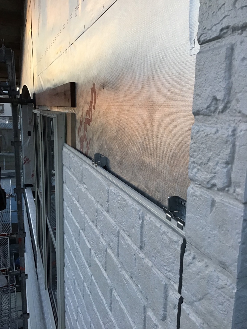 埼玉県越谷市S様邸は外壁サイデイング工事を行っています。