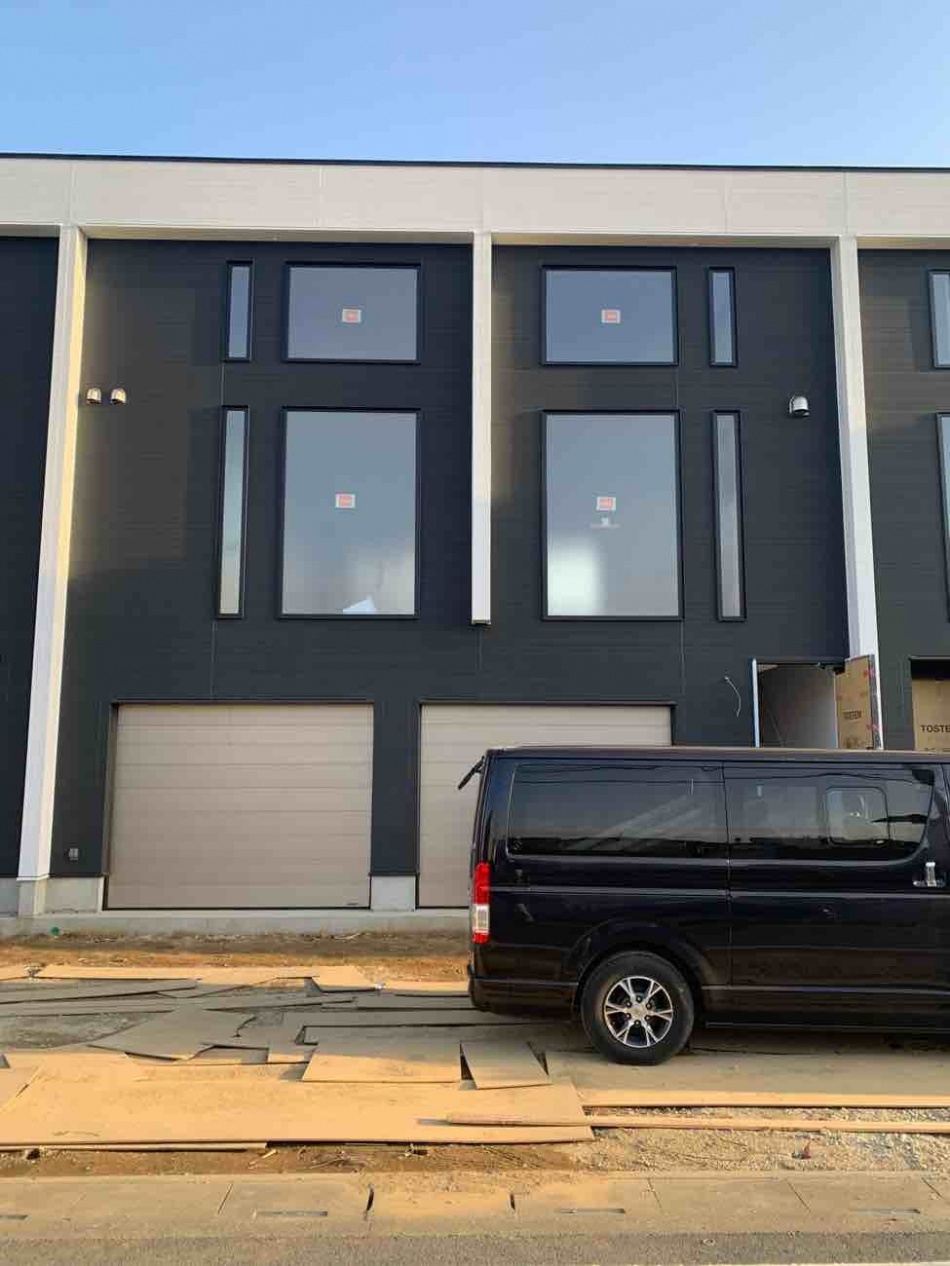 【埼玉県三郷市】F様邸ガレージハウス注文住宅新築工事は足場が外れました。