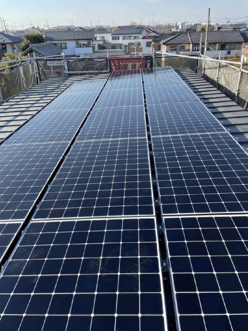 埼玉県三郷市N様邸注文住宅新築工事は太陽光発電システムが取り付きました。