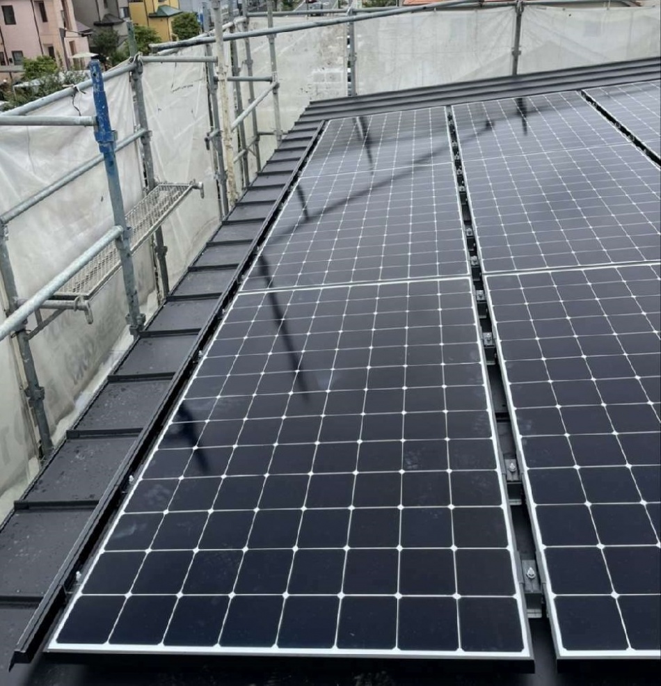 千葉県柏市O様邸注文住宅新築工事は太陽光パネルが取り付きました。