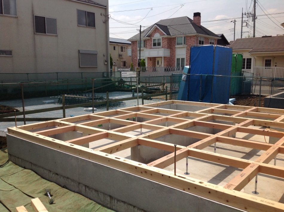 【埼玉県三郷市】K様邸新築工事は木工事がはじまり土台敷きがはじまりました。松井産業株式会社 イシンホーム三郷店