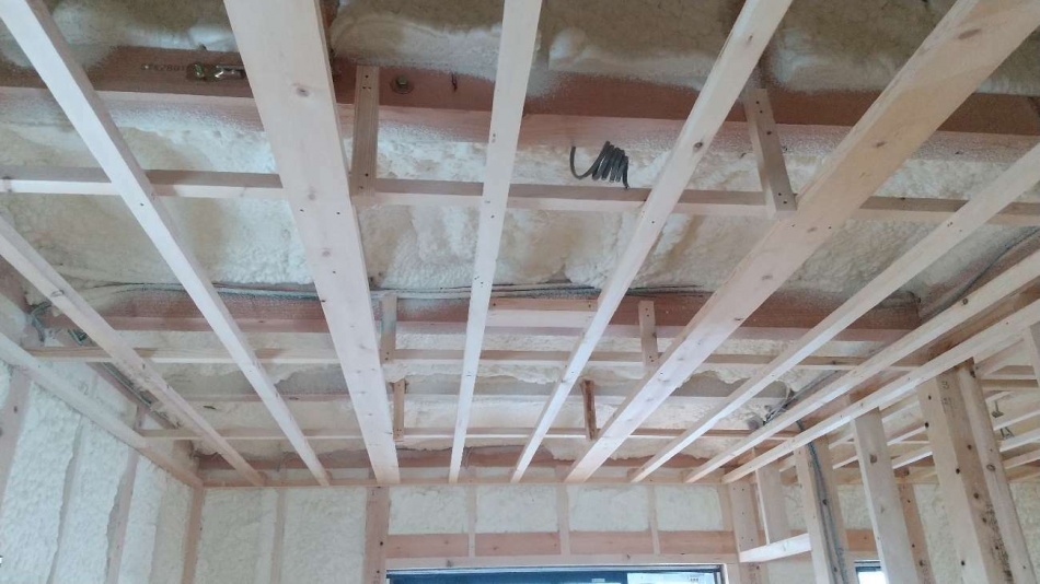 【埼玉県三郷市】E様邸注文住宅新築工事は吹付け断熱工事を行いました。