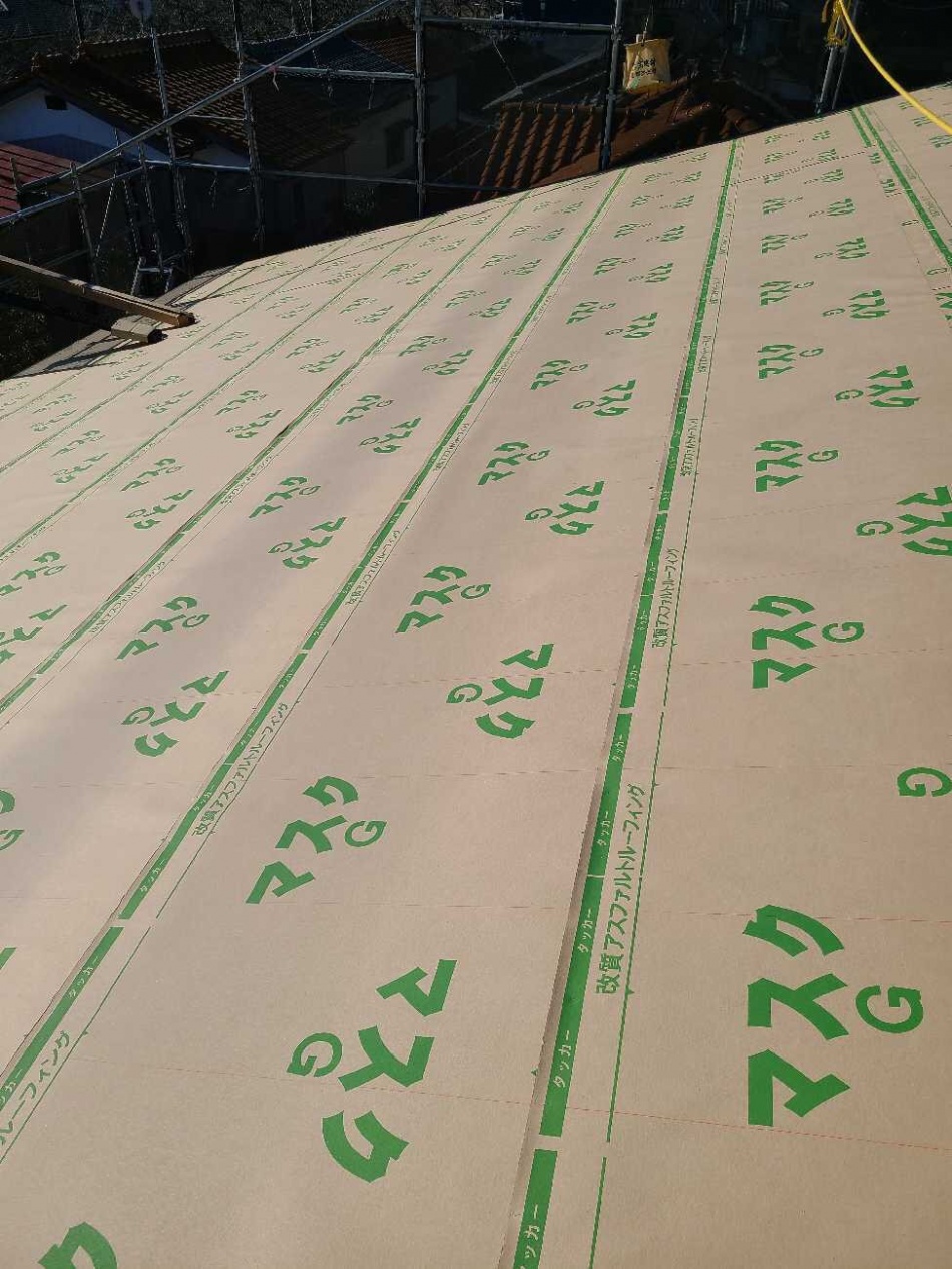 埼玉県吉川市T様邸は屋根工事アスファルトルーフィングを施工しました。