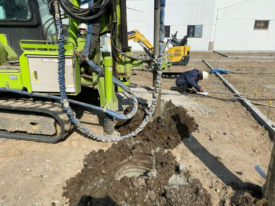 埼玉県三郷市T様邸注文住宅新築工事は地盤改良工事を行っています。