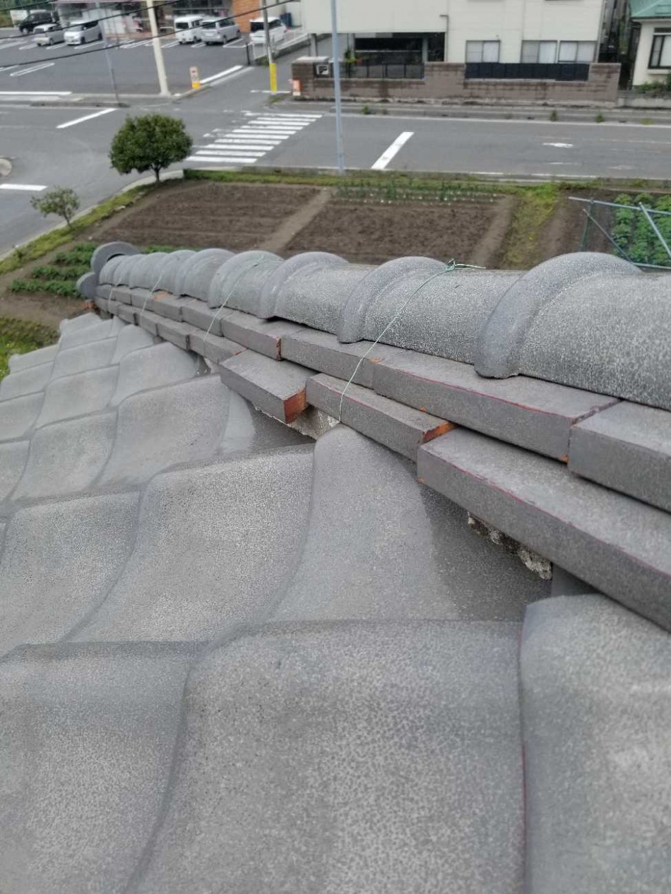 三郷市M様邸瓦屋根の棟取り直し工事がはじまりました。