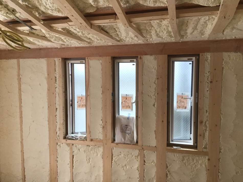 【東京都練馬区】I様邸は吹きつけ断熱工事を行います。