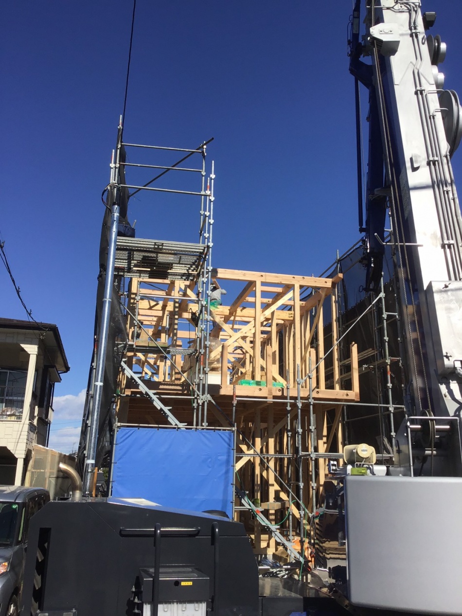 埼玉県三郷市H様邸注文住宅新築工事は上棟建て方です。
