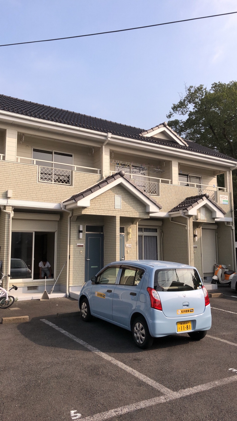 管理物件の清掃活動を行いました。松井産業