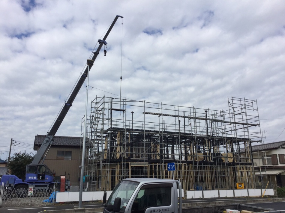 【埼玉県三郷市】O様賃貸住宅は2階の組み立てを行っています。松井産業