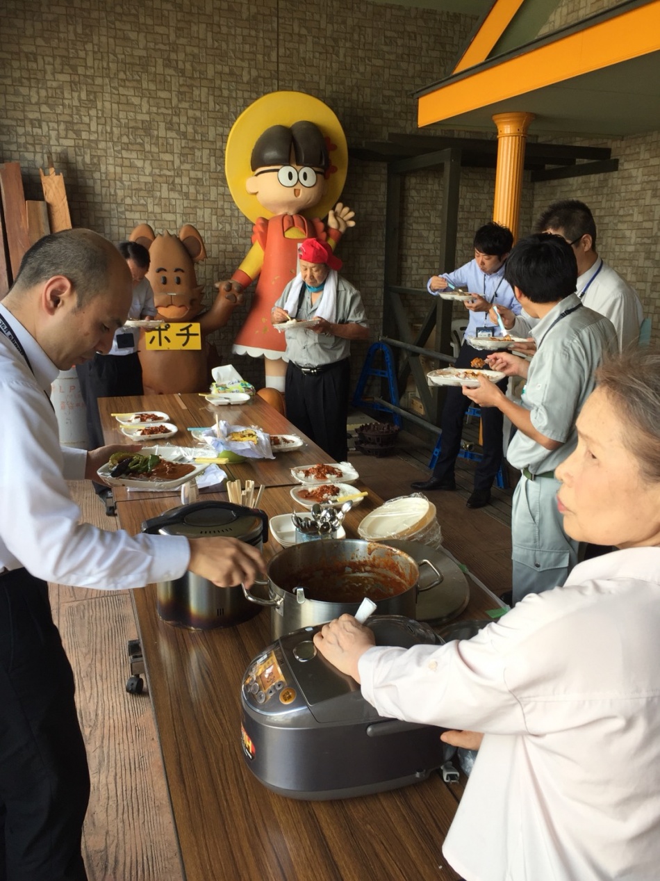 恒例の食事会を行いました。松井産業